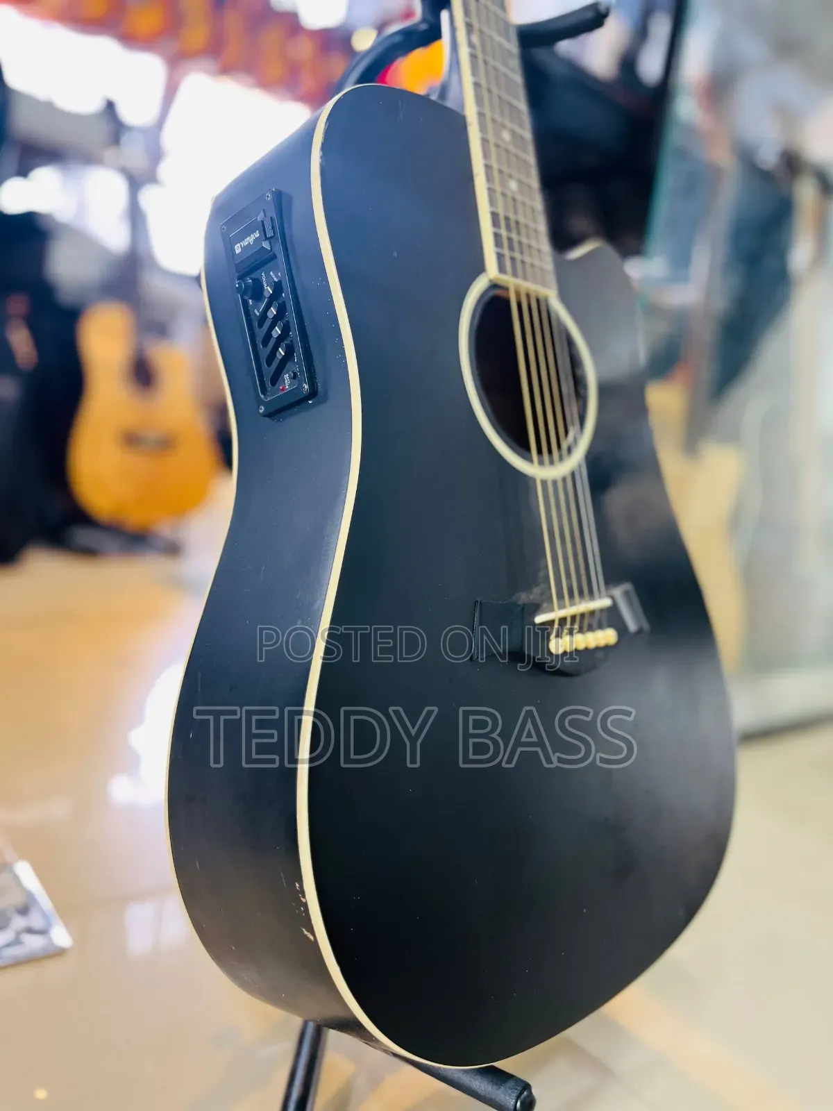 Box Guitar