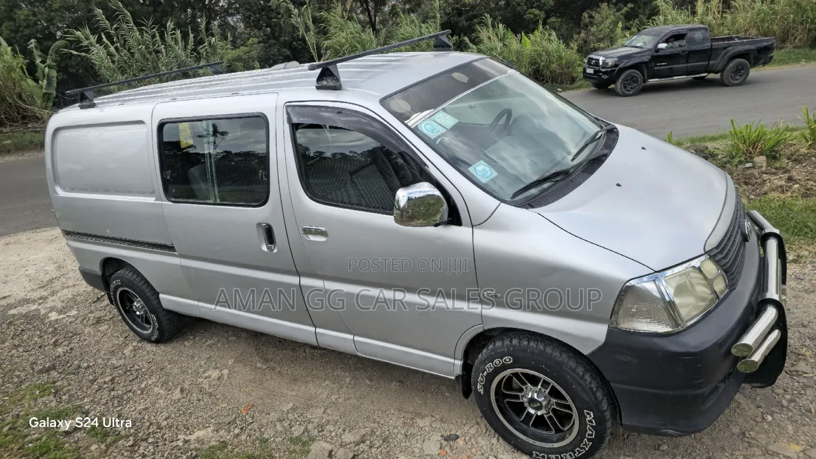 Toyota HiAce 1987 Silver