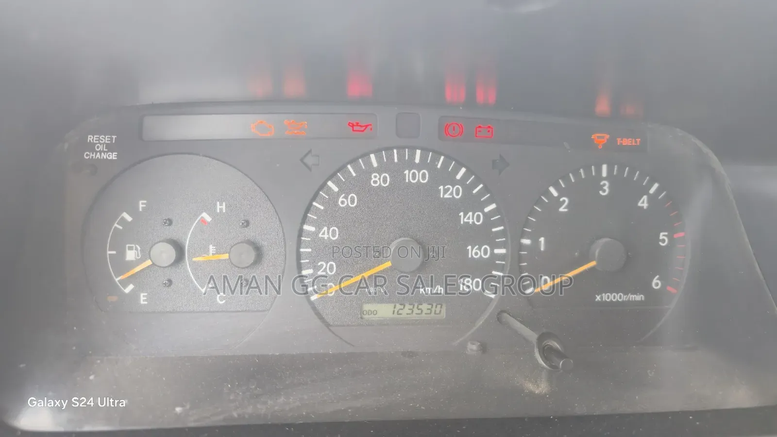 Toyota HiAce 1987 Silver