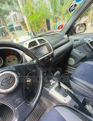 Toyota RAV4 2005 White