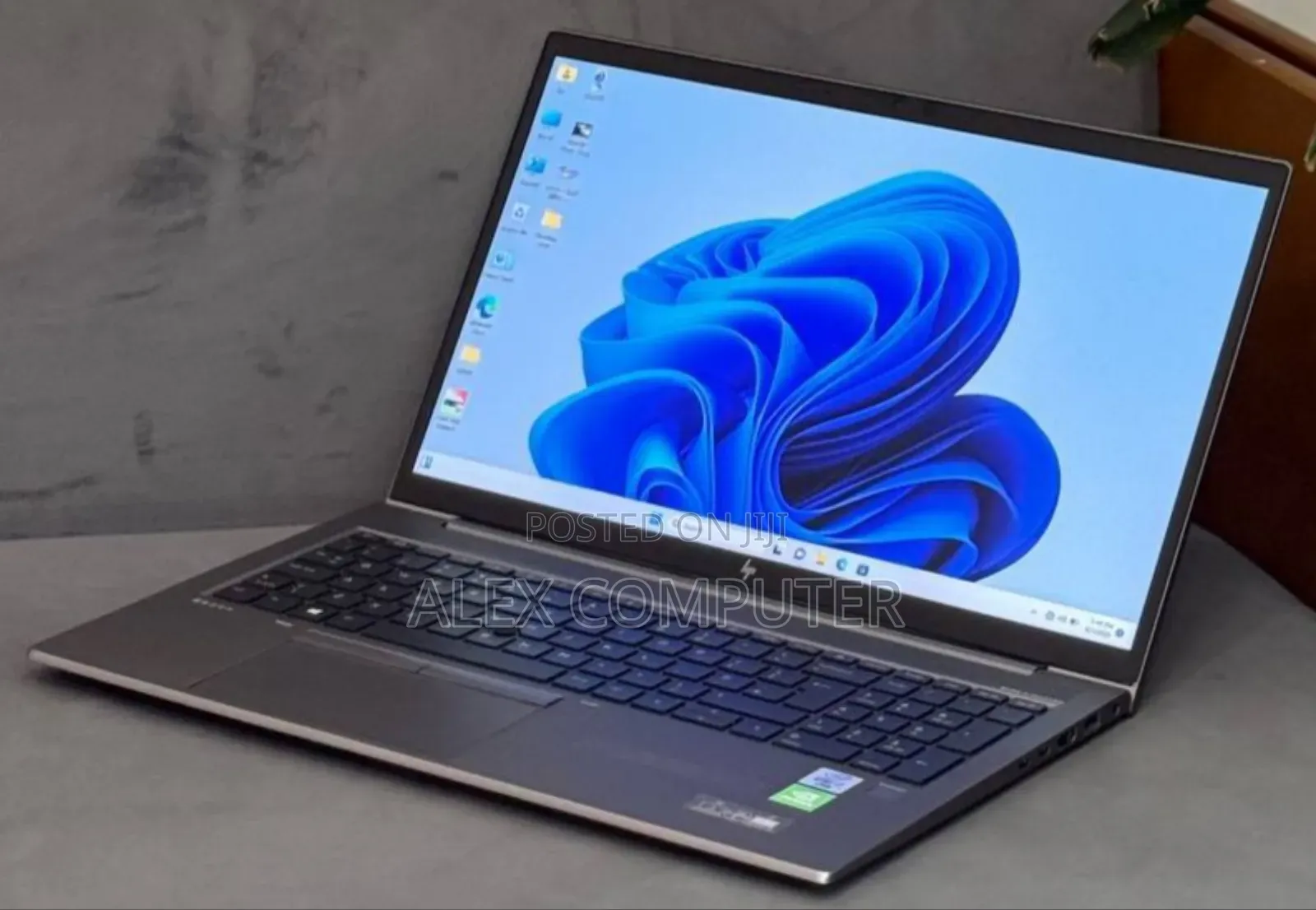 New Laptop HP ZBook Firefly 15 G7 16GB Intel Core i7 SSD 512GB