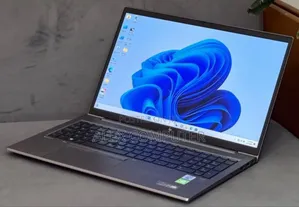 New Laptop HP ZBook Firefly 15 G7 16GB Intel Core i7 SSD 512GB