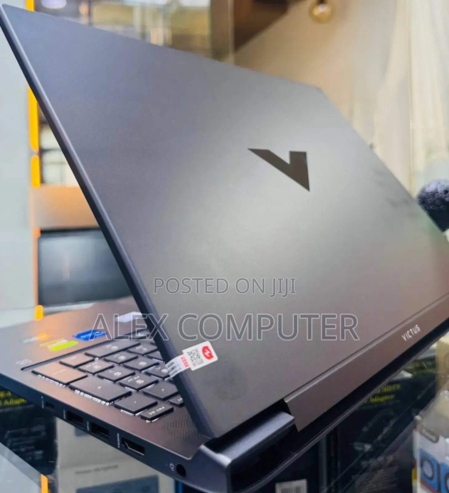 New Laptop HP Victus 15 16GB Intel Core i7 SSD 1T