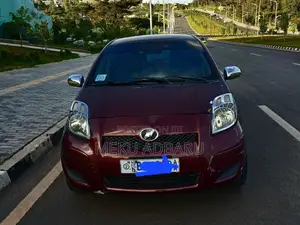 Toyota Yaris 2010 Burgundy