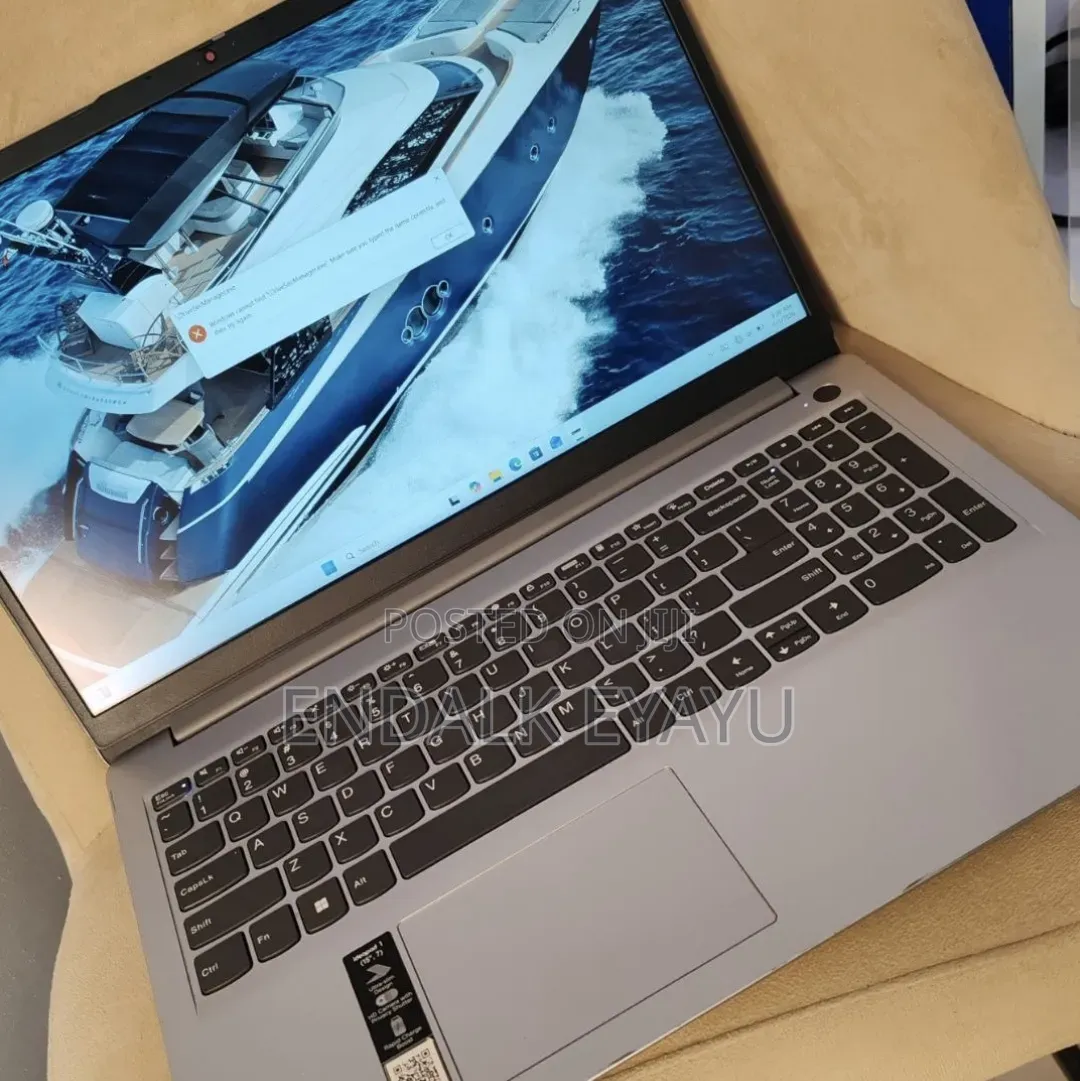 New Laptop Lenovo IdeaPad 1 8GB AMD Ryzen 7 SSD 512GB