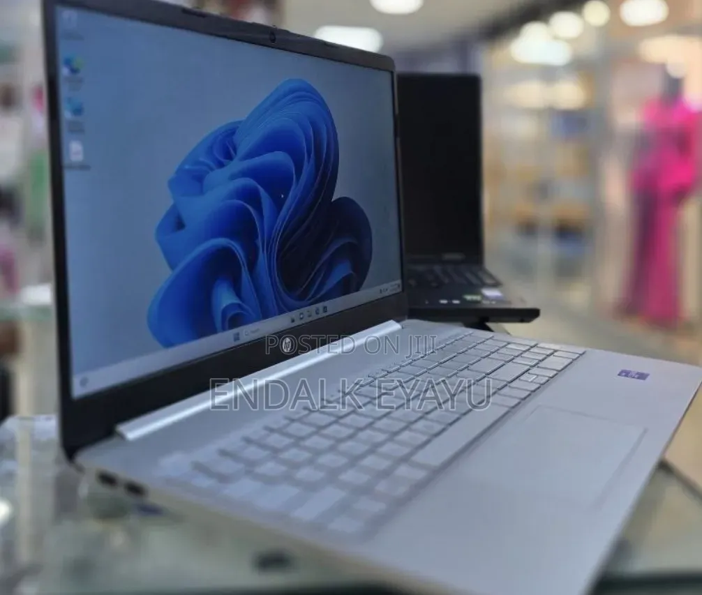 New Laptop HP 16GB Intel Core i7 SSD 512GB