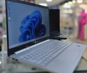 New Laptop HP 16GB Intel Core i7 SSD 512GB