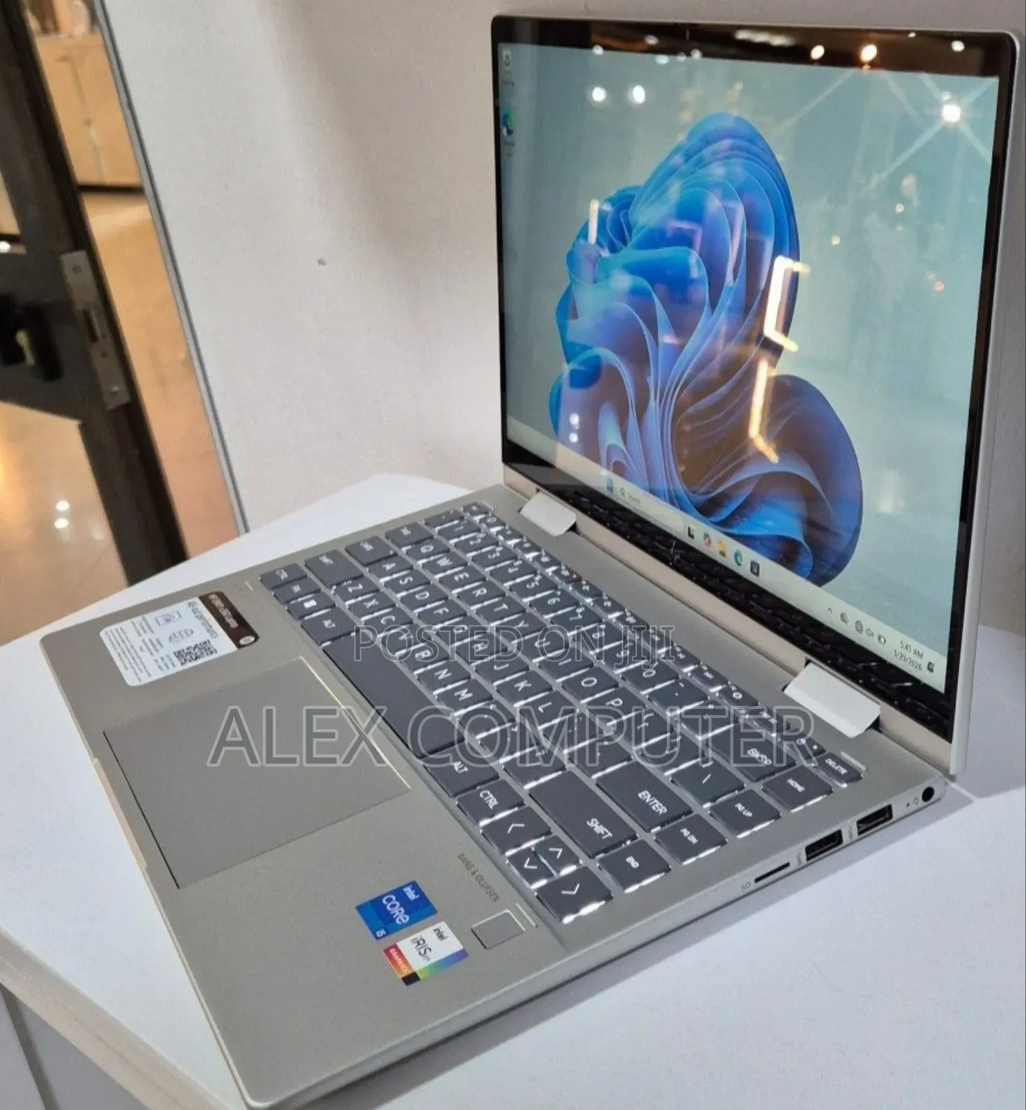 New Laptop HP Envy X360 8GB Intel Core i5 SSD 512GB