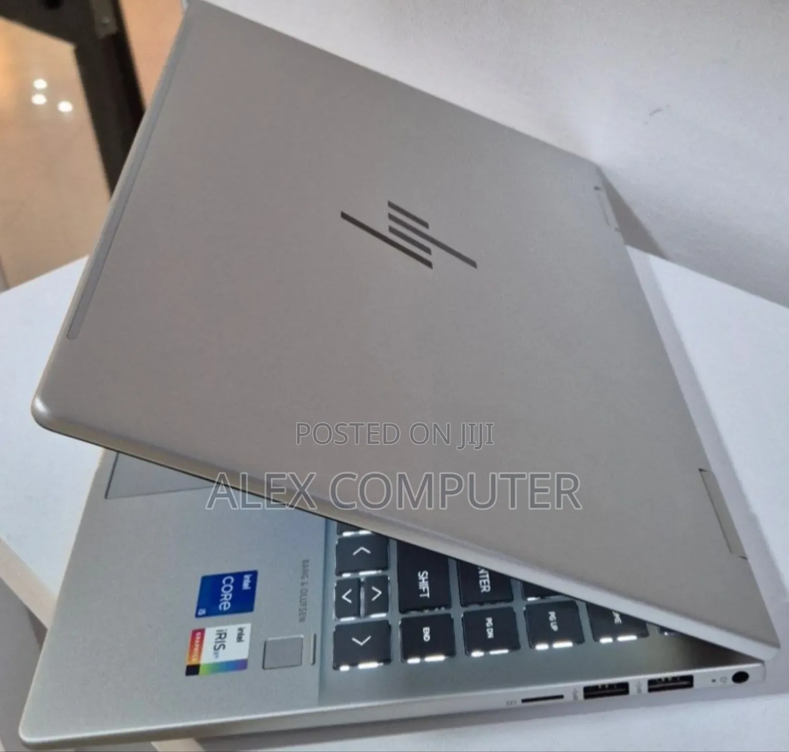 New Laptop HP Envy X360 8GB Intel Core i5 SSD 512GB