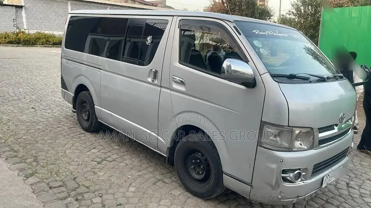 Toyota HiAce 2007 Silver