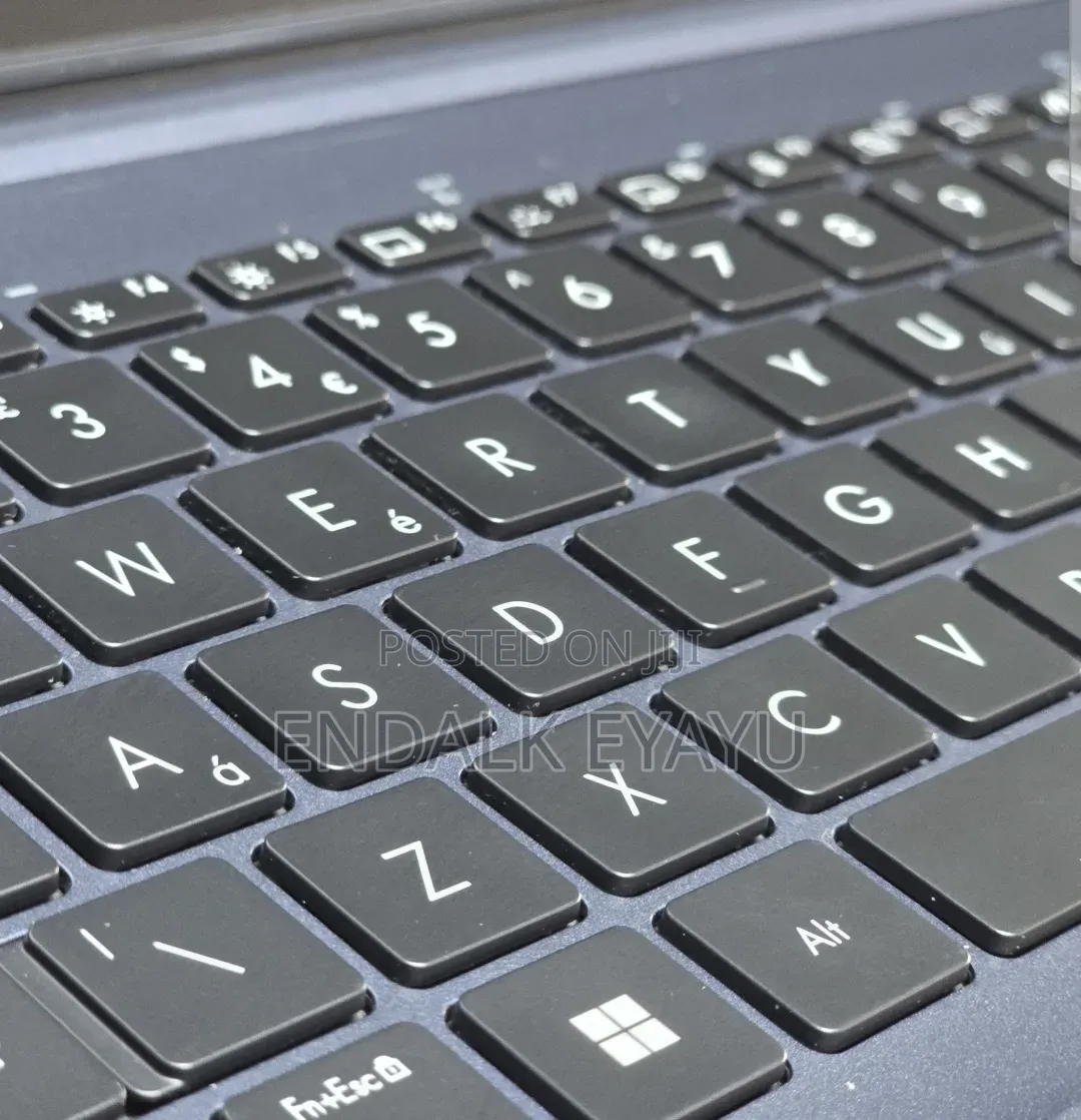 New Laptop Asus Vivobook 16 16GB Intel Core i7 SSD 512GB