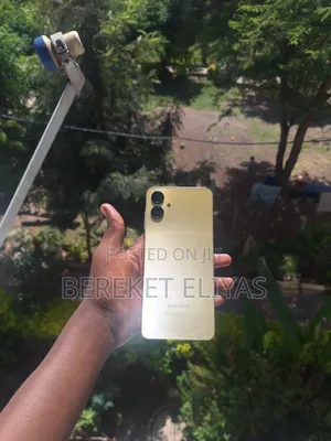 Samsung Galaxy A06 128 GB Gold
