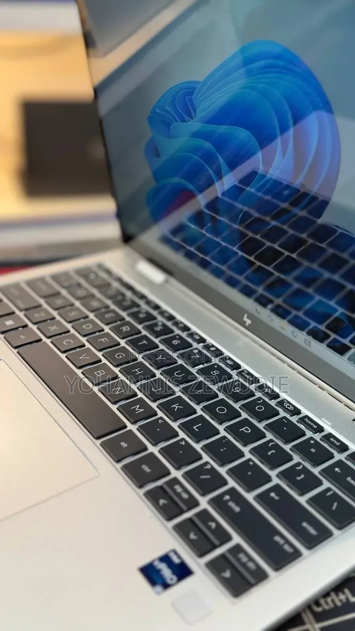 New Laptop HP EliteBook x360 1040 G9 16GB Intel Core i7 SSD 512GB
