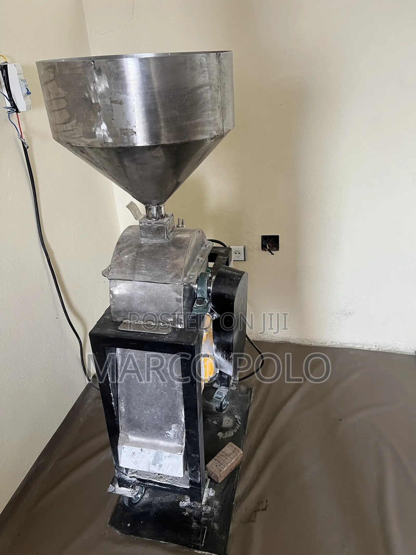 Salt Grinding Machine