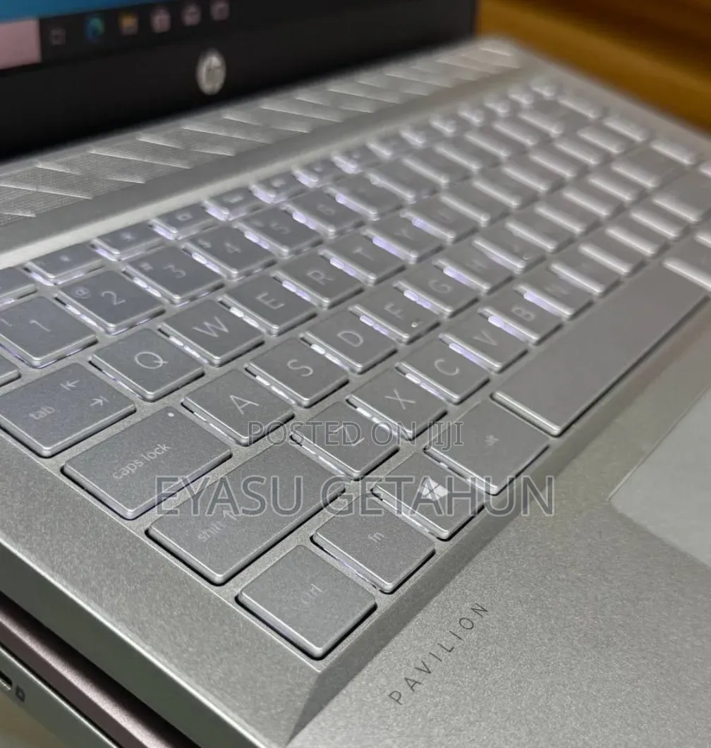 New Laptop HP 550 16GB Intel Core i7 SSD 256GB