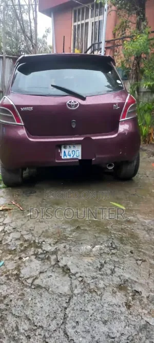 Toyota Yaris 2006 Burgundy