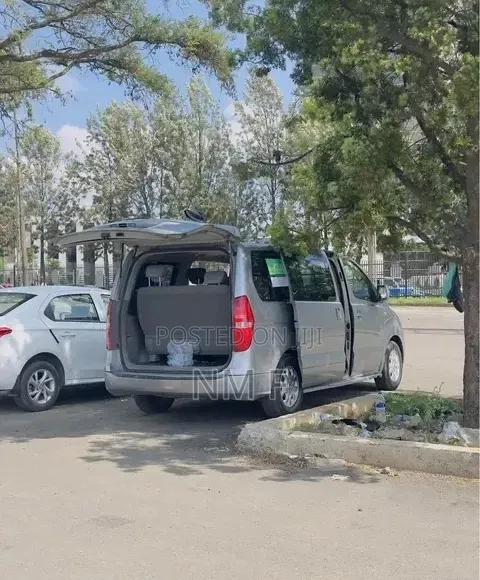 Hyundai H300 2015 Silver