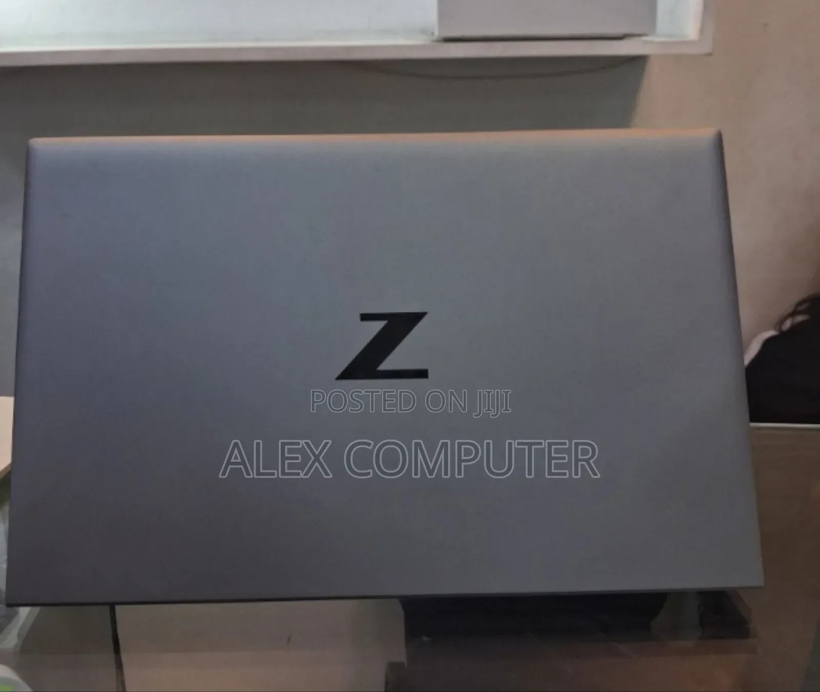 New Laptop HP ZBook Firefly G8 32GB Intel Core i7 SSD 512GB