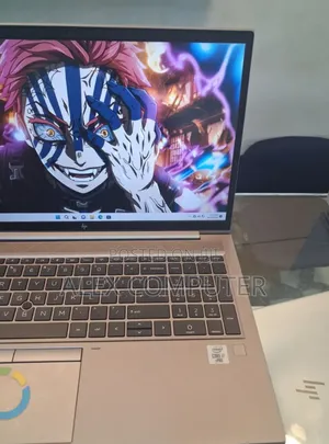 New Laptop HP ZBook Firefly G8 32GB Intel Core i7 SSD 512GB