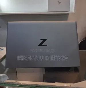 New Laptop HP ZBook Firefly G8 32GB Intel Core i7 SSD 512GB
