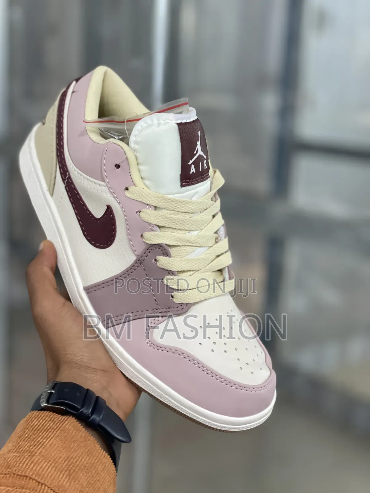 Air Jordan 1 Low: Soft Pink