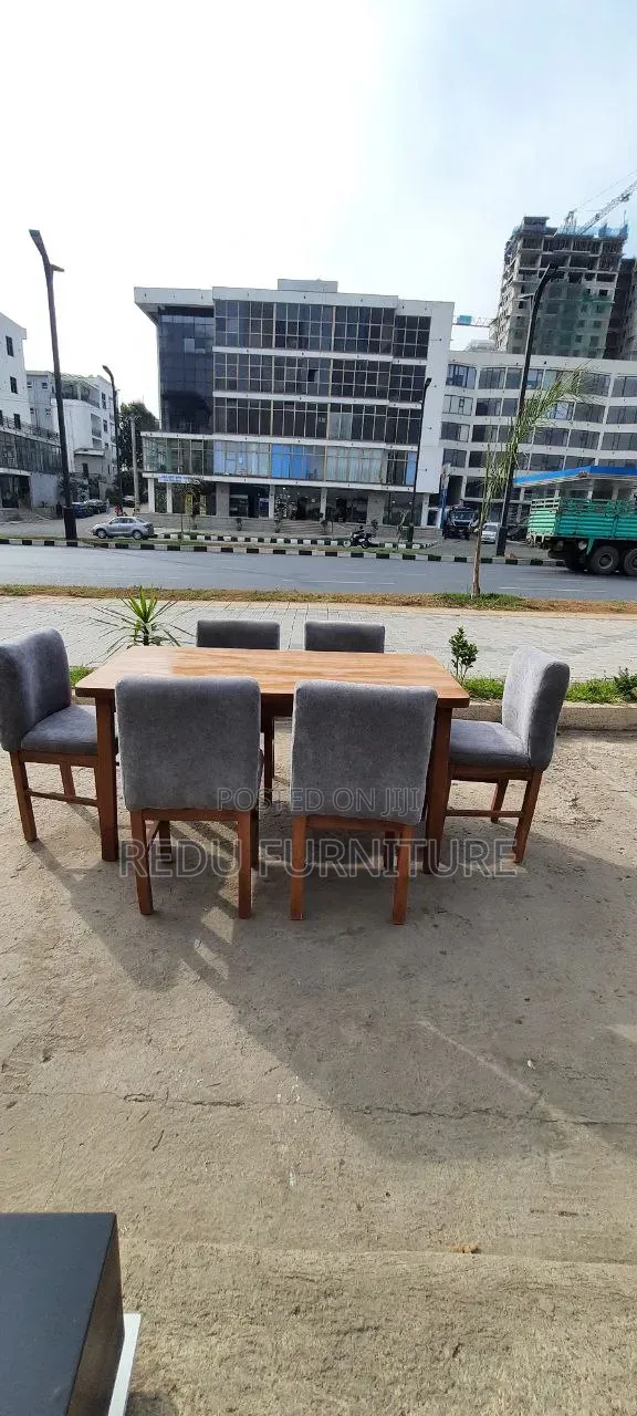 6 Seat Dinning Table