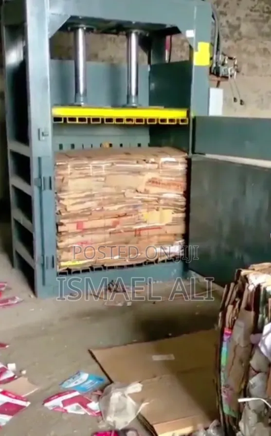Vertical Hydraulic Baler