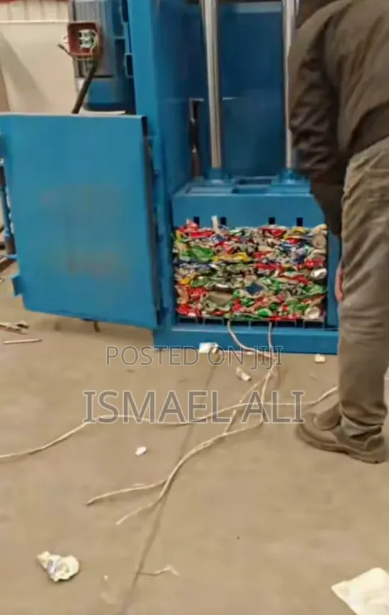 Vertical Hydraulic Baler
