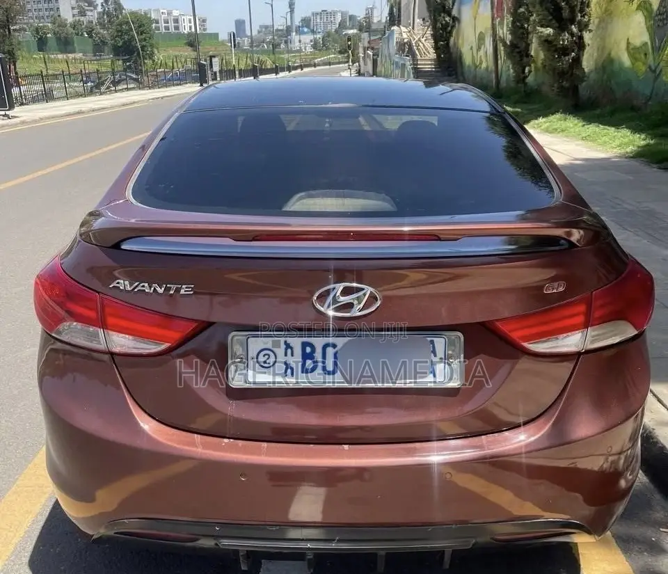 Hyundai Avante 2013 Brown