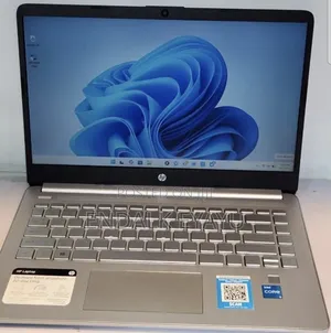 New Laptop HP 4GB Intel Core i3 SSD 256GB