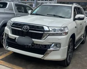Toyota Land Cruiser 2010 White