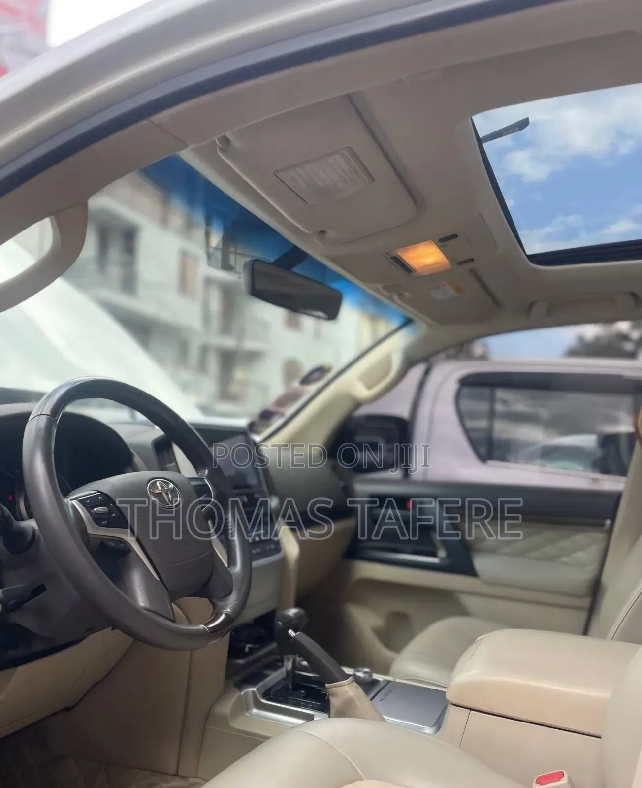 Toyota Land Cruiser 2010 White