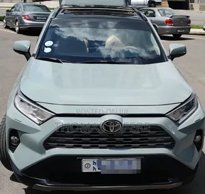 Toyota RAV4 2020 Green