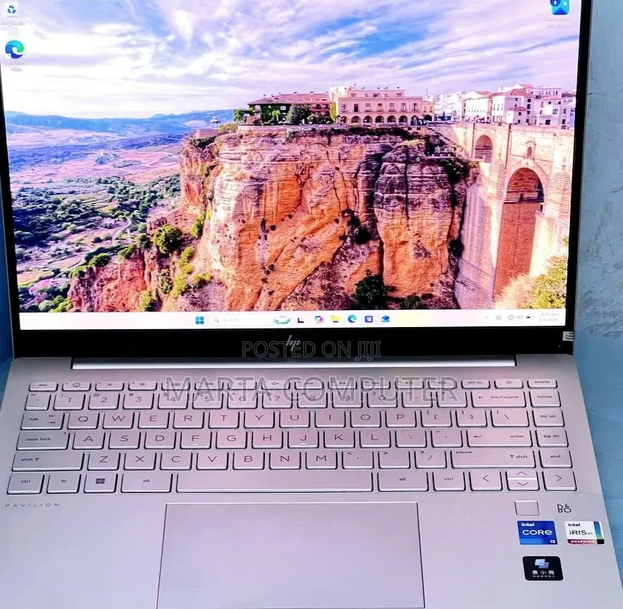 New Laptop HP Pavilion 13 16GB Intel Core i5 SSD 1T