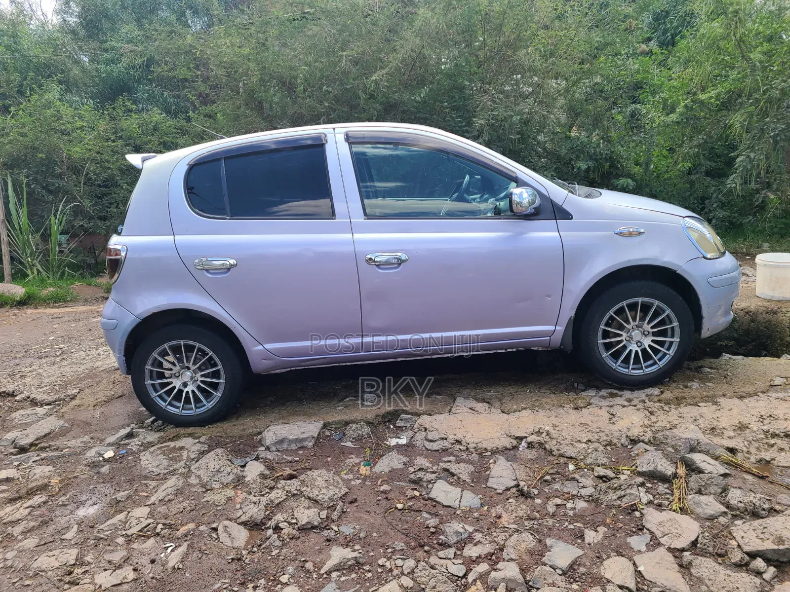 Toyota Vitz 2004 Silver