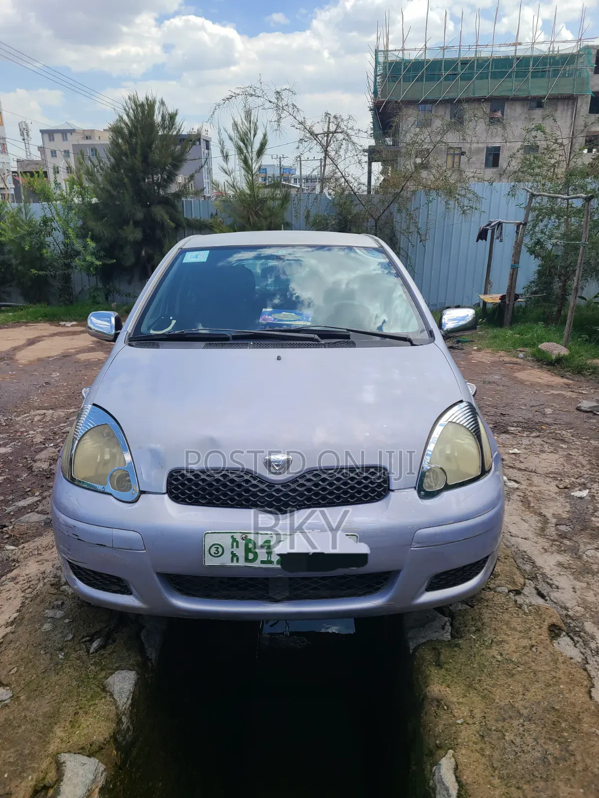 Toyota Vitz 2004 Silver
