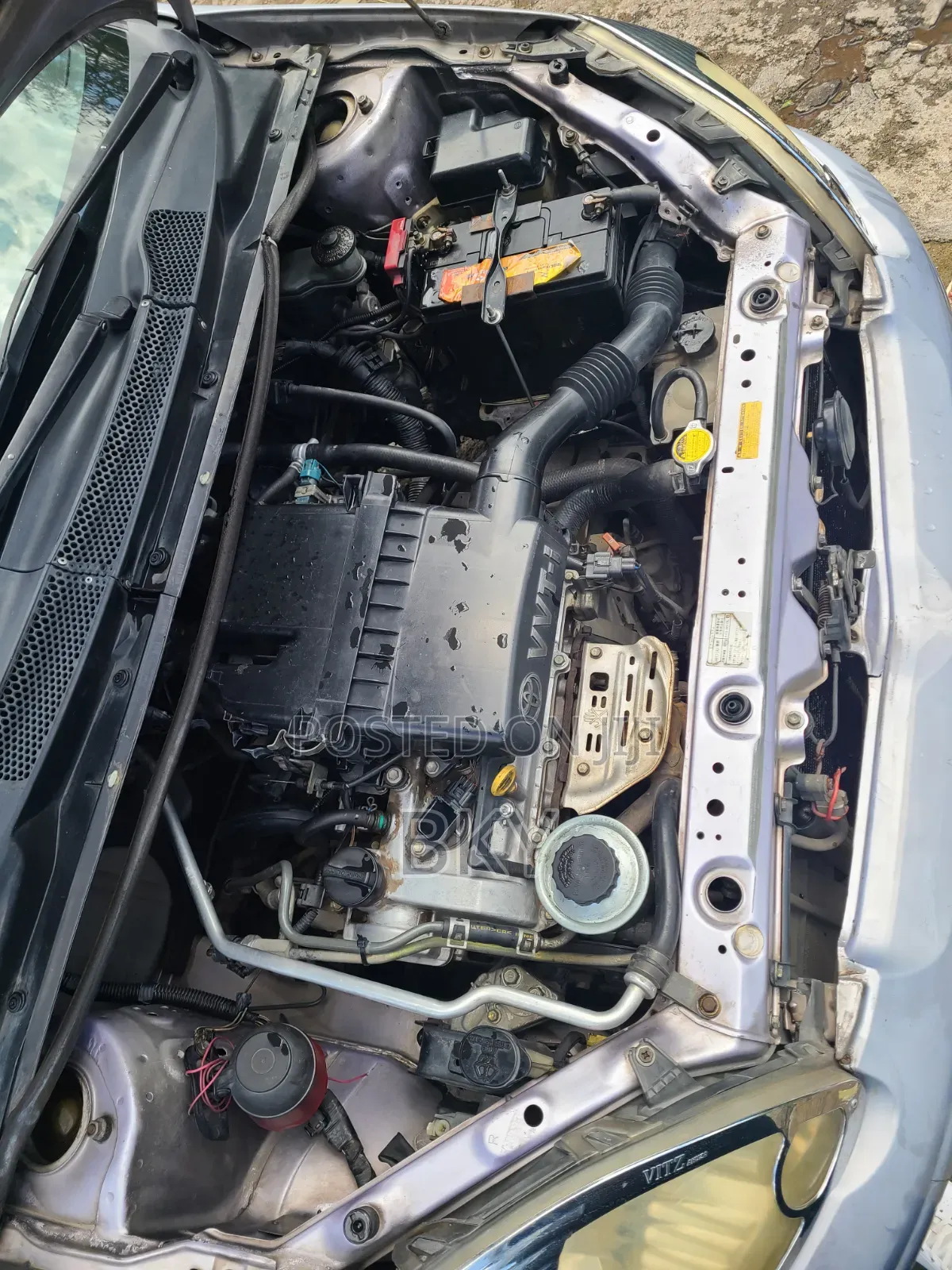 Toyota Vitz 2004 Silver