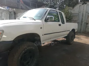 Toyota Hilux 1996 White