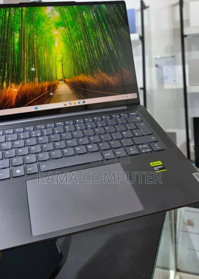 New Laptop Lenovo 32GB AMD Ryzen 7 SSD 512GB