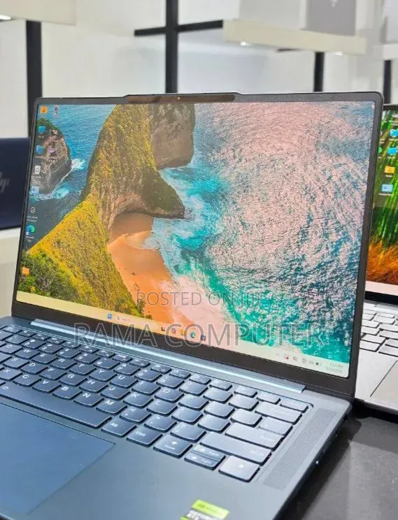 New Laptop Lenovo 32GB AMD Ryzen 7 SSD 512GB