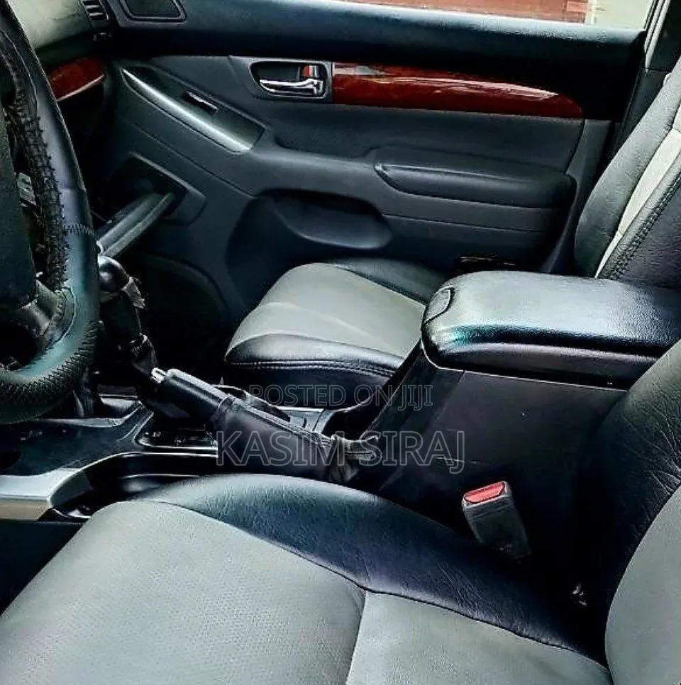 Toyota Land Cruiser Prado 2006 Brown