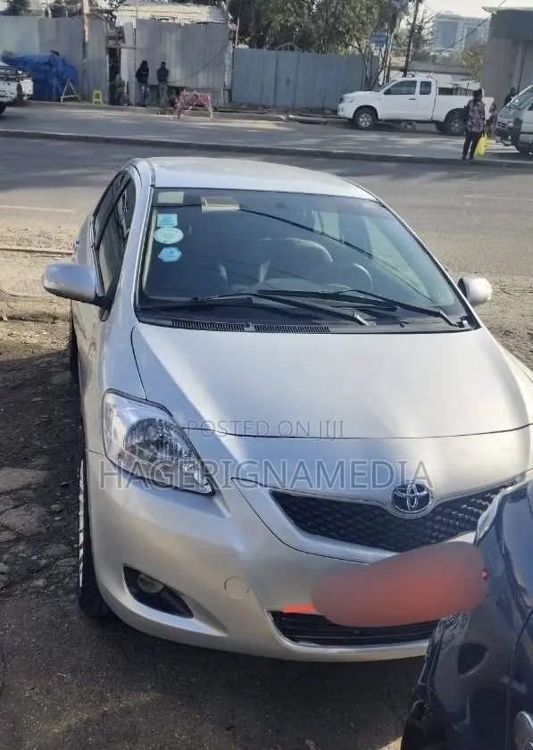 Toyota Belta 2007 Silver
