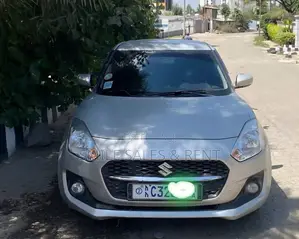 Suzuki Swift 2022 Silver