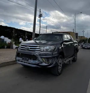 Toyota Hilux 2018 Gray