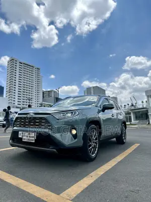 Toyota RAV4 2020 Green