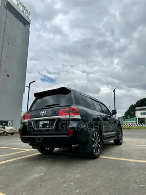 Toyota Land Cruiser 2011 Black