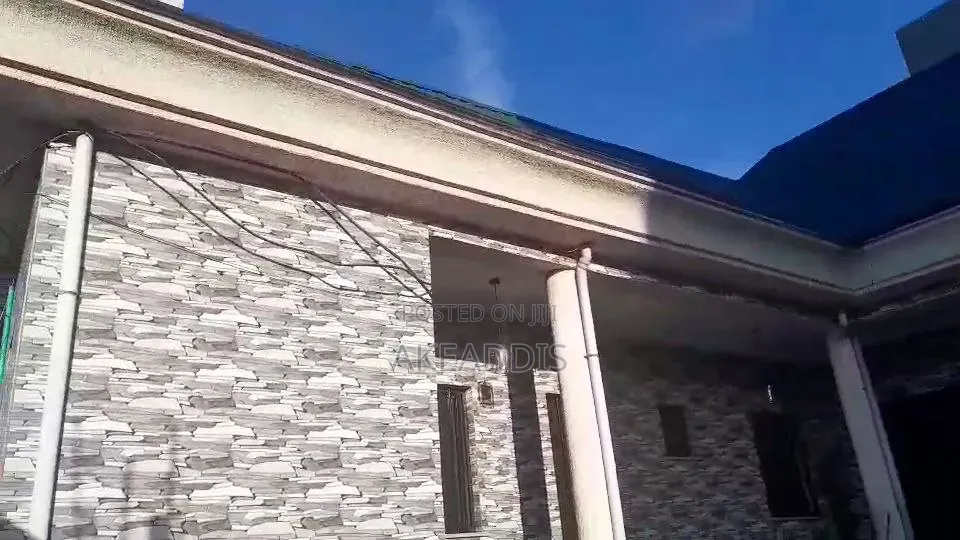 Furnished 3bdrm Villa in Bole Ayat for sale