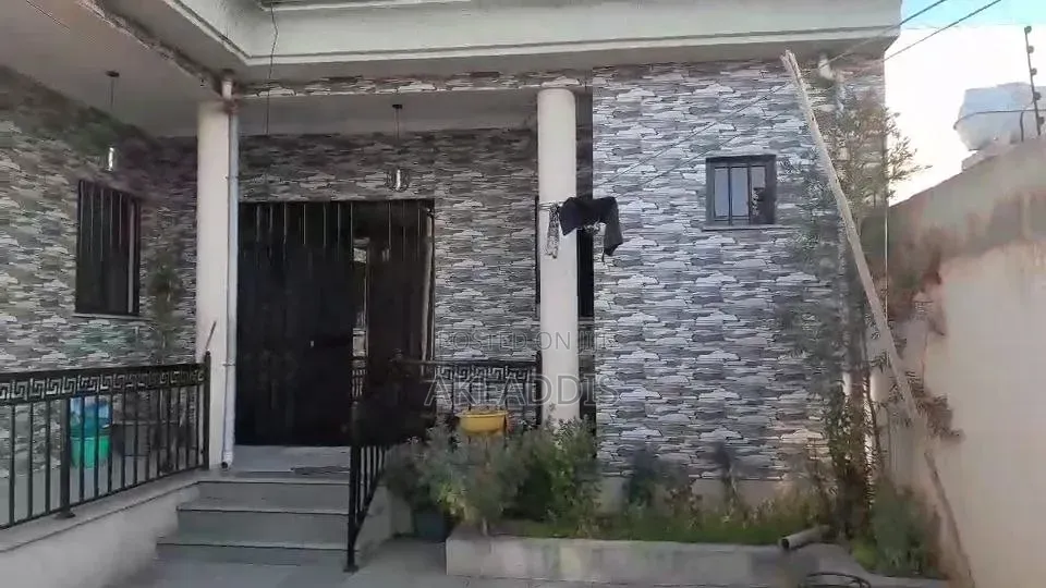 Furnished 3bdrm Villa in Bole Ayat for sale