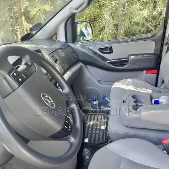 Hyundai Starex 2012 Silver