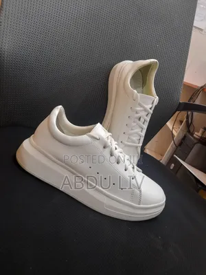 White Minimalist Sneakers – Brand New – Size 40